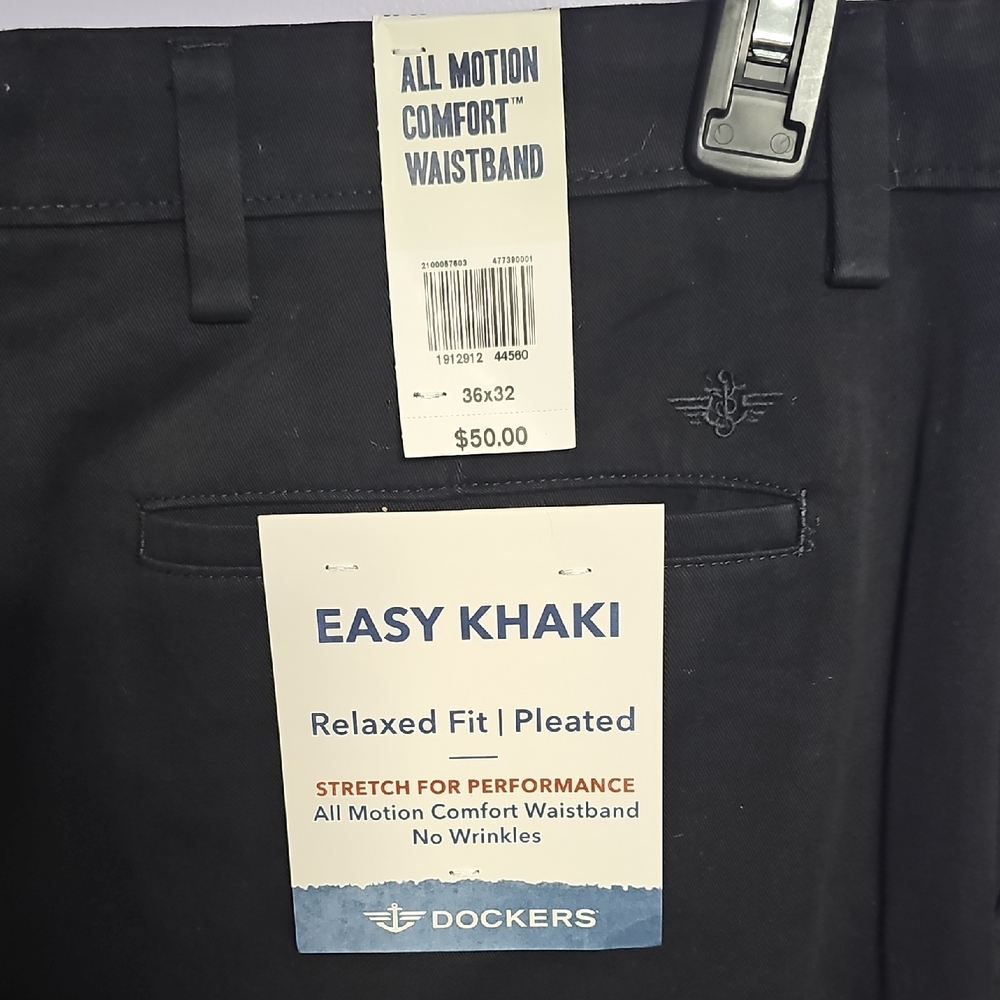 Men's Dockers‎ Black Khaki Comfort Waistband Relaxed Fit Pants With Pleats - Picture 2 of 7